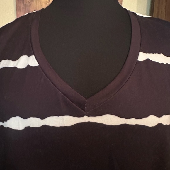 Plus Size 4X vneck stripped top - Picture 2 of 8